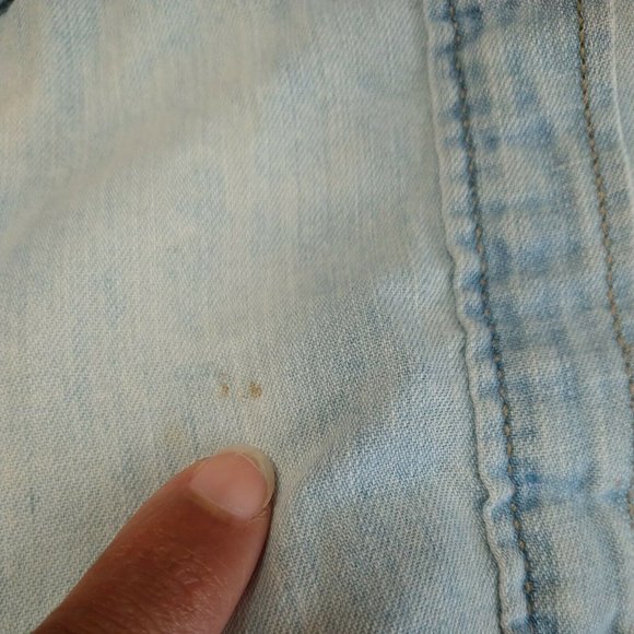 H&M & Denim Raw Hem Snap Front Top Shirt Size 4 - Picture 9 of 9